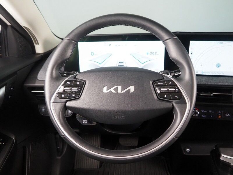 2024 Kia EV6 Light Long Range RWD *NAVIGATION, SAFETY ALERTS, ADAPTIVE CRUISE, BACKUP-CAMERA, DIGITAL COCKPIT, HEATED SEATS, REMOTE START, 19 INCH WHEELS, WIRELESS CHARGING, ANDROID & APPLE Round Rock TX