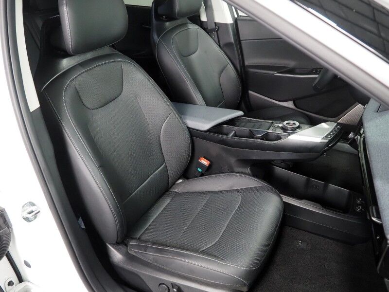 2024 Kia EV6 Wind AWD *NAVIGATION, SAFETY ALERTS, ADAPTIVE CRUISE, 360 VIEW CAMERAS, DIGITAL COCKPIT, VEGAN LEATHER, CLIMATE SEATS, WIRELESS CHARING, MERIDIAN AUDIO, ANDROID & APPLE