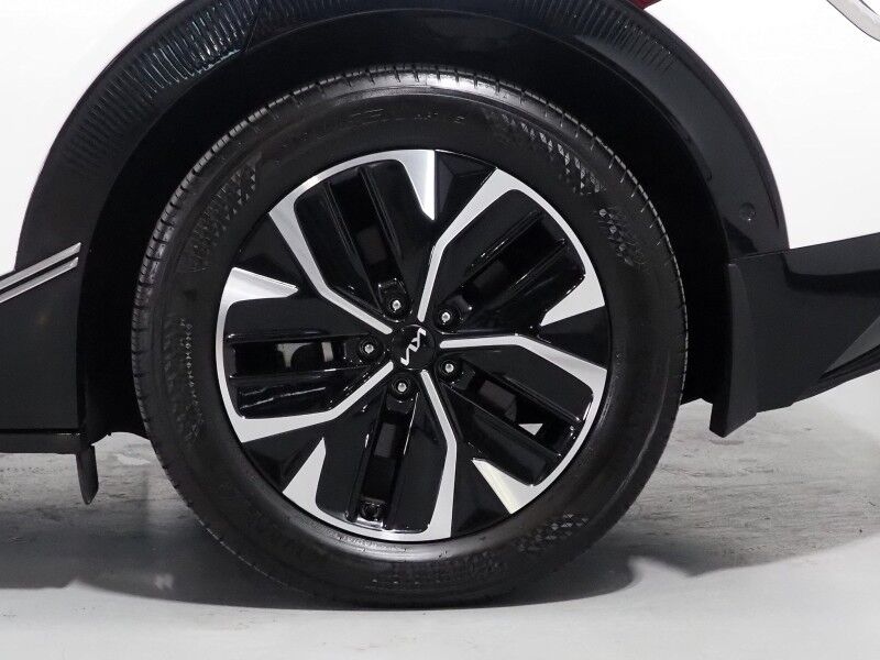 2024 Kia EV6 Wind AWD *NAVIGATION, SAFETY ALERTS, ADAPTIVE CRUISE, 360 VIEW CAMERAS, DIGITAL COCKPIT, VEGAN LEATHER, CLIMATE SEATS, WIRELESS CHARING, MERIDIAN AUDIO, ANDROID & APPLE Round Rock TX