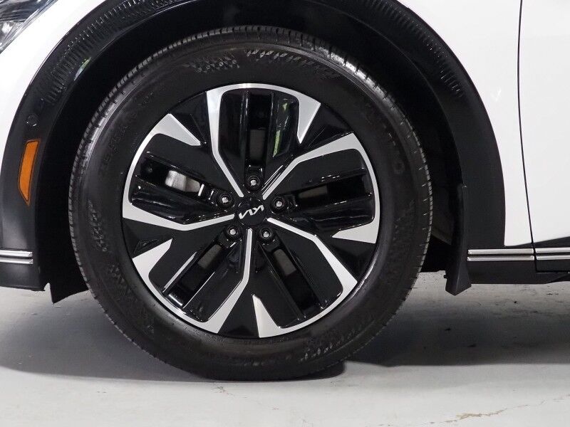2024 Kia EV6 Wind AWD *NAVIGATION, SAFETY ALERTS, ADAPTIVE CRUISE, 360 VIEW CAMERAS, DIGITAL COCKPIT, VEGAN LEATHER, CLIMATE SEATS, WIRELESS CHARING, MERIDIAN AUDIO, ANDROID & APPLE Round Rock TX