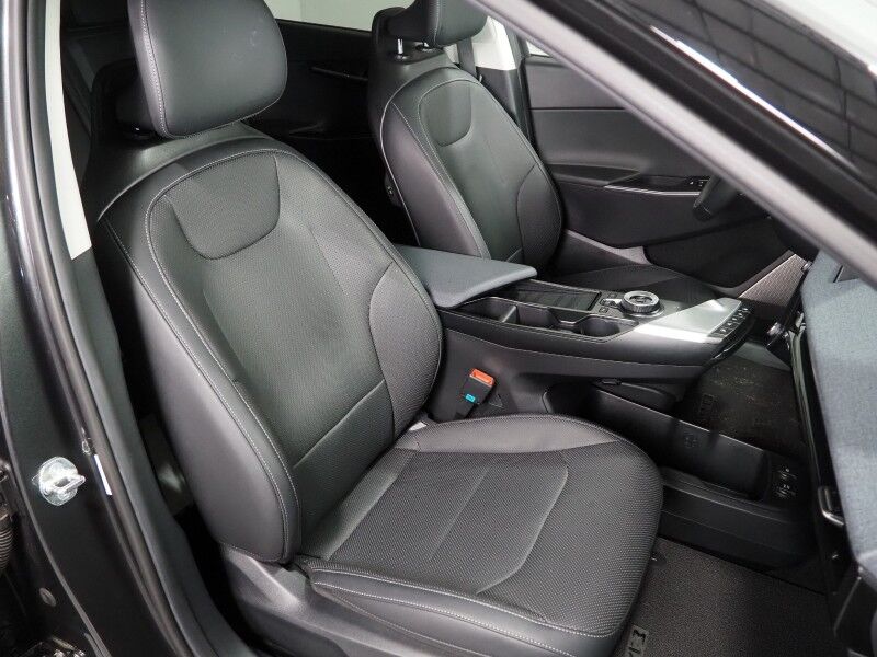 2024 Kia EV6 Wind AWD *NAVIGATION, SAFETY ALERTS, ADAPTIVE CRUISE, 360 VIEW CAMERAS, DIGITAL COCKPIT, VEGAN LEATHER, CLIMATE SEATS, WIRELESS CHARING, MERIDIAN AUDIO, ANDROID & APPLE
