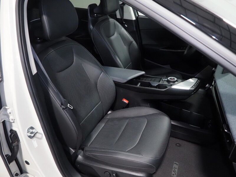 2024 Kia EV6 Wind AWD *NAVIGATION, SAFETY ALERTS, ADAPTIVE CRUISE, BACKUP-CAMERA, DIGITAL COCKPIT, VEGAN LEATHER, CLIMATE SEATS, HEATED STEERING, WIRELESS CHARGING, MERIDIAN AUDIO, ANDROID & APPLE