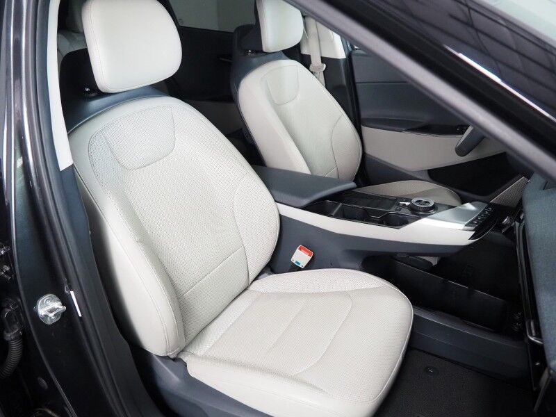 2024 Kia EV6 Wind AWD *NAVIGATION, SAFETY ALERTS, ADAPTIVE CRUISE, BACKUP-CAMERA, DIGITAL COCKPIT, VEGAN LEATHER, CLIMATE SEATS, HEATED STEERING, WIRELESS CHARGING, MERIDIAN AUDIO, ANDROID & APPLE