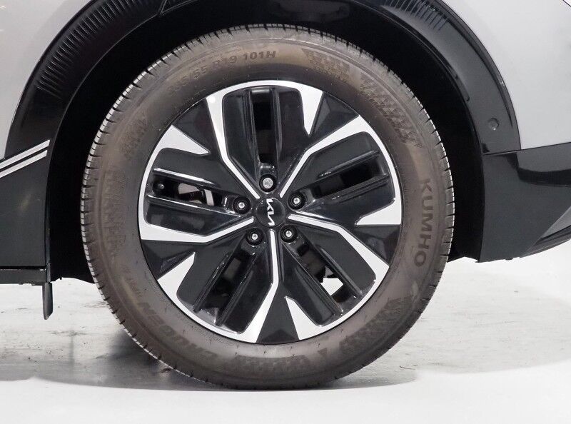 2024 Kia EV6 Wind *NAVIGATION, SAFETY ALERTS, ADAPTIVE CRUISE, 360 VIEW CAMERAS, DIGITAL COCKPIT, VEGAN LEATHER, CLIMATE SEATS, WIRELESS CHARING, MERIDIAN AUDIO, ANDROID & APPLE Round Rock TX