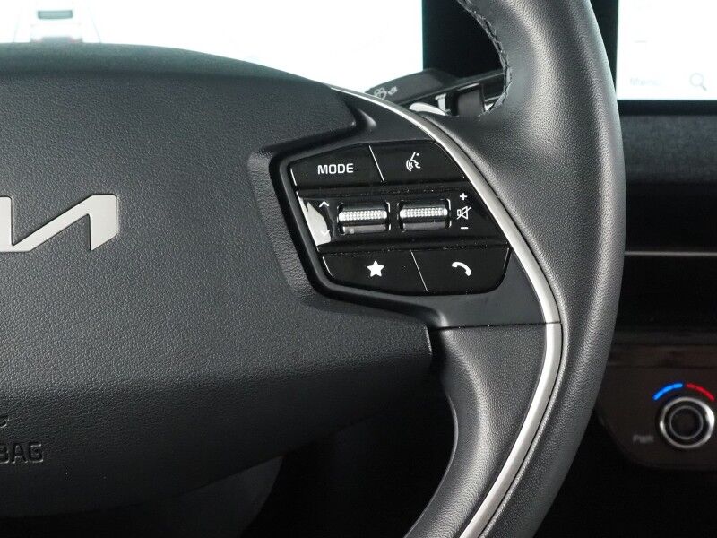 2024 Kia EV6 Wind *NAVIGATION, SAFETY ALERTS, ADAPTIVE CRUISE, 360 VIEW CAMERAS, DIGITAL COCKPIT, VEGAN LEATHER, CLIMATE SEATS, WIRELESS CHARING, MERIDIAN AUDIO, ANDROID & APPLE Round Rock TX