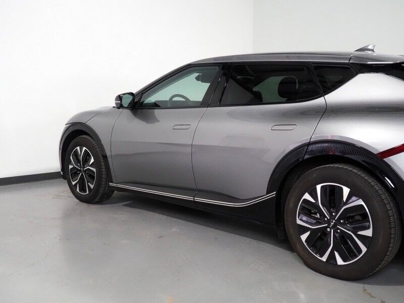 2024 Kia EV6 Wind *NAVIGATION, SAFETY ALERTS, ADAPTIVE CRUISE, 360 VIEW CAMERAS, DIGITAL COCKPIT, VEGAN LEATHER, CLIMATE SEATS, WIRELESS CHARING, MERIDIAN AUDIO, ANDROID & APPLE Round Rock TX