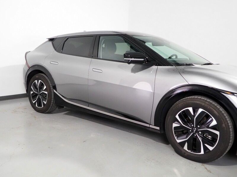 2024 Kia EV6 Wind *NAVIGATION, SAFETY ALERTS, ADAPTIVE CRUISE, 360 VIEW CAMERAS, DIGITAL COCKPIT, VEGAN LEATHER, CLIMATE SEATS, WIRELESS CHARING, MERIDIAN AUDIO, ANDROID & APPLE Round Rock TX