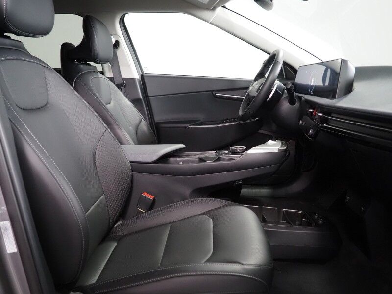 2024 Kia EV6 Wind *NAVIGATION, SAFETY ALERTS, ADAPTIVE CRUISE, 360 VIEW CAMERAS, DIGITAL COCKPIT, VEGAN LEATHER, CLIMATE SEATS, WIRELESS CHARING, MERIDIAN AUDIO, ANDROID & APPLE Round Rock TX