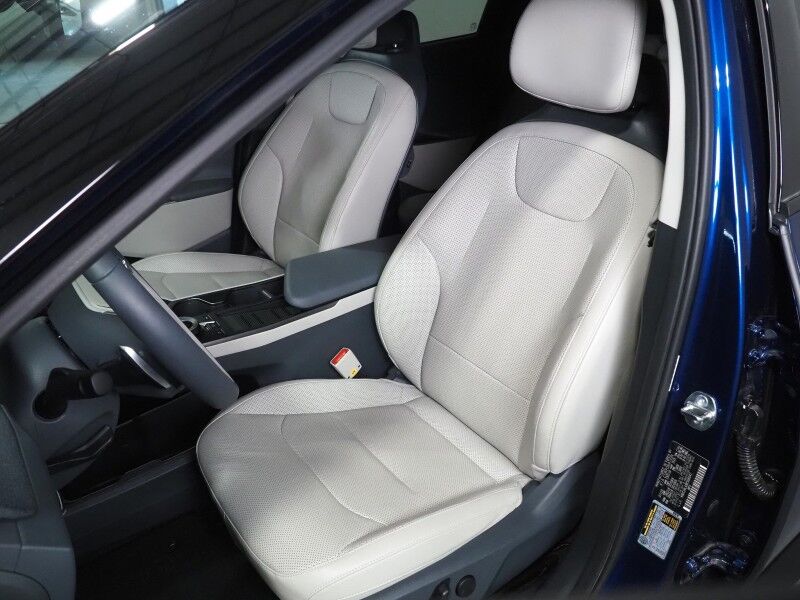 2024 Kia EV6 Wind *NAVIGATION, SAFETY ALERTS, ADAPTIVE CRUISE, 360 VIEW CAMERAS, DIGITAL COCKPIT, VEGAN LEATHER, CLIMATE SEATS, WIRELESS CHARING, MERIDIAN AUDIO, ANDROID & APPLE Round Rock TX