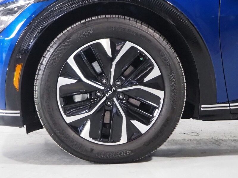 2024 Kia EV6 Wind *NAVIGATION, SAFETY ALERTS, ADAPTIVE CRUISE, 360 VIEW CAMERAS, DIGITAL COCKPIT, VEGAN LEATHER, CLIMATE SEATS, WIRELESS CHARING, MERIDIAN AUDIO, ANDROID & APPLE Round Rock TX