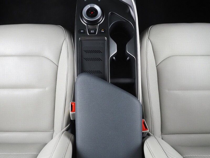 2024 Kia EV6 Wind *NAVIGATION, SAFETY ALERTS, ADAPTIVE CRUISE, 360 VIEW CAMERAS, DIGITAL COCKPIT, VEGAN LEATHER, CLIMATE SEATS, WIRELESS CHARING, MERIDIAN AUDIO, ANDROID & APPLE Round Rock TX