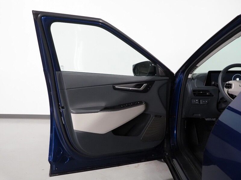 2024 Kia EV6 Wind *NAVIGATION, SAFETY ALERTS, ADAPTIVE CRUISE, 360 VIEW CAMERAS, DIGITAL COCKPIT, VEGAN LEATHER, CLIMATE SEATS, WIRELESS CHARING, MERIDIAN AUDIO, ANDROID & APPLE Round Rock TX