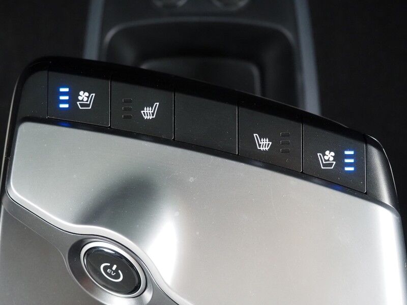 2024 Kia EV6 Wind *NAVIGATION, SAFETY ALERTS, ADAPTIVE CRUISE, 360 VIEW CAMERAS, DIGITAL COCKPIT, VEGAN LEATHER, CLIMATE SEATS, WIRELESS CHARING, MERIDIAN AUDIO, ANDROID & APPLE Round Rock TX