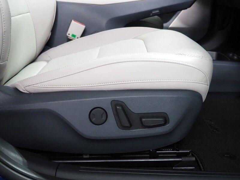 2024 Kia EV6 Wind *NAVIGATION, SAFETY ALERTS, ADAPTIVE CRUISE, 360 VIEW CAMERAS, DIGITAL COCKPIT, VEGAN LEATHER, CLIMATE SEATS, WIRELESS CHARING, MERIDIAN AUDIO, ANDROID & APPLE Round Rock TX