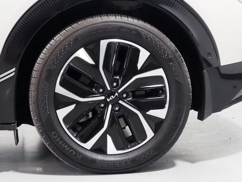 2024 Kia EV6 Wind *NAVIGATION, SAFETY ALERTS, ADAPTIVE CRUISE, 360 VIEW CAMERAS, DIGITAL COCKPIT, VEGAN LEATHER, CLIMATE SEATS, WIRELESS CHARING, MERIDIAN AUDIO, ANDROID & APPLE Round Rock TX