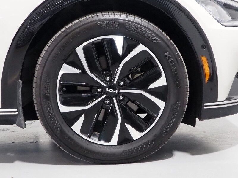 2024 Kia EV6 Wind *NAVIGATION, SAFETY ALERTS, ADAPTIVE CRUISE, 360 VIEW CAMERAS, DIGITAL COCKPIT, VEGAN LEATHER, CLIMATE SEATS, WIRELESS CHARING, MERIDIAN AUDIO, ANDROID & APPLE Round Rock TX