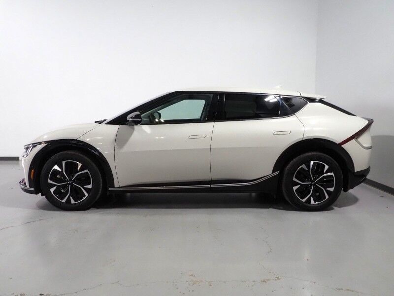 2024 Kia EV6 Wind *NAVIGATION, SAFETY ALERTS, ADAPTIVE CRUISE, 360 VIEW CAMERAS, DIGITAL COCKPIT, VEGAN LEATHER, CLIMATE SEATS, WIRELESS CHARING, MERIDIAN AUDIO, ANDROID & APPLE Round Rock TX