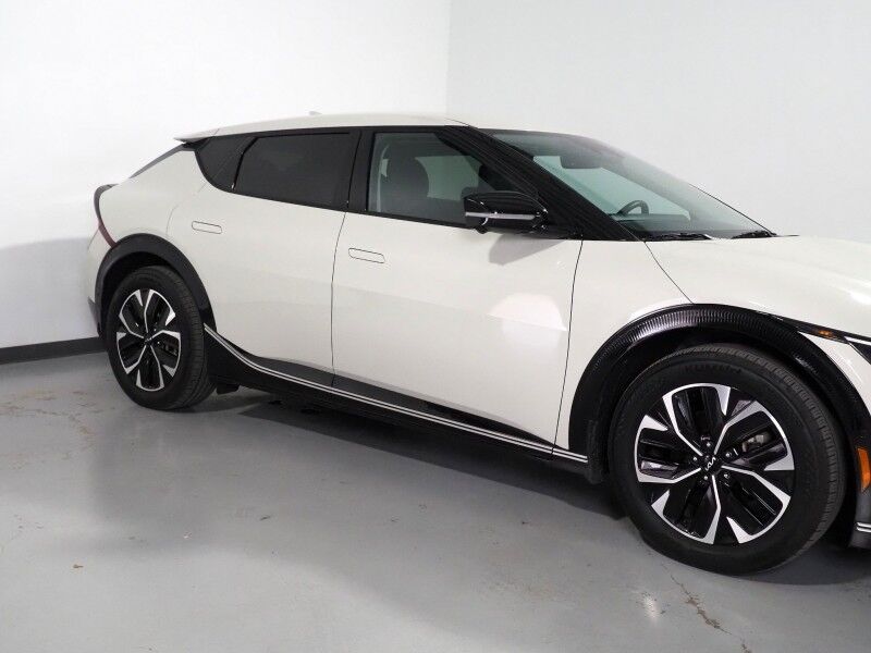 2024 Kia EV6 Wind *NAVIGATION, SAFETY ALERTS, ADAPTIVE CRUISE, 360 VIEW CAMERAS, DIGITAL COCKPIT, VEGAN LEATHER, CLIMATE SEATS, WIRELESS CHARING, MERIDIAN AUDIO, ANDROID & APPLE Round Rock TX