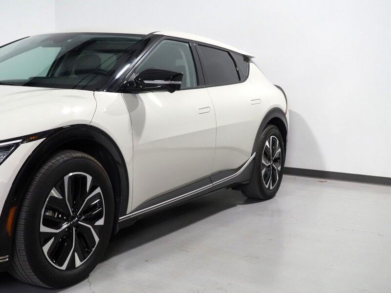 2024 Kia EV6 Wind *NAVIGATION, SAFETY ALERTS, ADAPTIVE CRUISE, 360 VIEW CAMERAS, DIGITAL COCKPIT, VEGAN LEATHER, CLIMATE SEATS, WIRELESS CHARING, MERIDIAN AUDIO, ANDROID & APPLE Round Rock TX