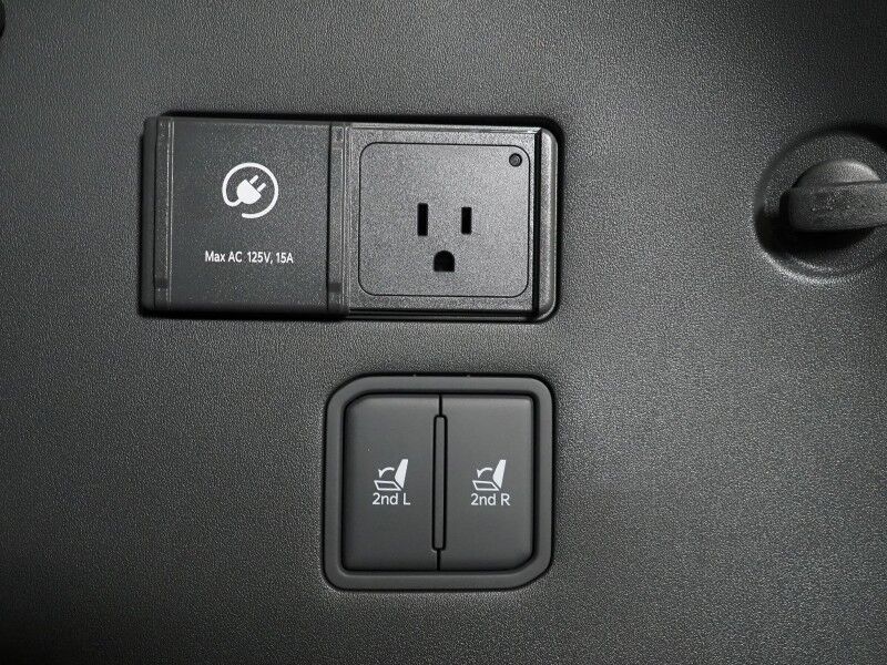 2024 Kia EV9 GT-Line AWD *HEADS-UP DISPLAY, NAVIGATION, SAFETY ALERTS, ADAPTIVE CRUISE, 360 VIEW CAMERAS, PANO MOONROOF, LEATHER, CLIMATE SEATS, HEATED STEERING, 2ND ROW CAPTAINS, MERIDIAN AUDIO, 21 INCH WHEELS, APPLE CARPLAY Round Rock TX