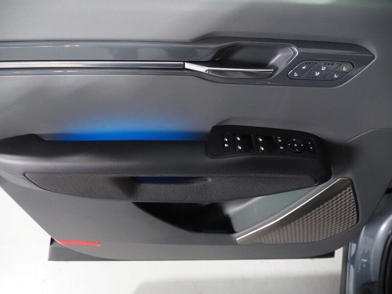 2024 Kia EV9 GT-Line AWD *HEADS-UP DISPLAY, NAVIGATION, SAFETY ALERTS, ADAPTIVE CRUISE, 360 VIEW CAMERAS, PANO MOONROOF, LEATHER, CLIMATE SEATS, HEATED STEERING, 2ND ROW CAPTAINS, MERIDIAN AUDIO, 21 INCH WHEELS, APPLE CARPLAY Round Rock TX