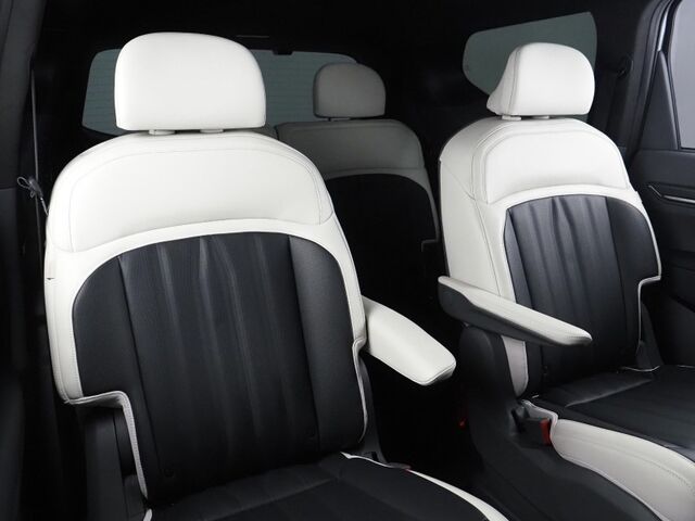 2024 Kia EV9 GT-Line AWD *HEADS-UP DISPLAY, NAVIGATION, SAFETY ALERTS, ADAPTIVE CRUISE, 360 VIEW CAMERAS, PANO MOONROOF, LEATHER, CLIMATE SEATS, HEATED STEERING, 2ND ROW CAPTAINS, MERIDIAN AUDIO, 21 INCH WHEELS, APPLE CARPLAY Round Rock TX