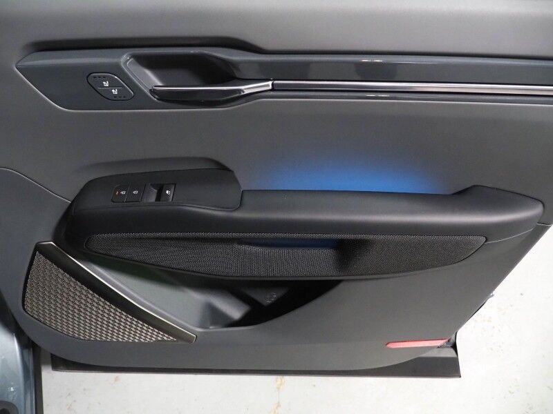 2024 Kia EV9 GT-Line AWD *HEADS-UP DISPLAY, NAVIGATION, SAFETY ALERTS, ADAPTIVE CRUISE, 360 VIEW CAMERAS, PANO MOONROOF, LEATHER, CLIMATE SEATS, HEATED STEERING, 2ND ROW CAPTAINS, MERIDIAN AUDIO, 21 INCH WHEELS, APPLE CARPLAY Round Rock TX