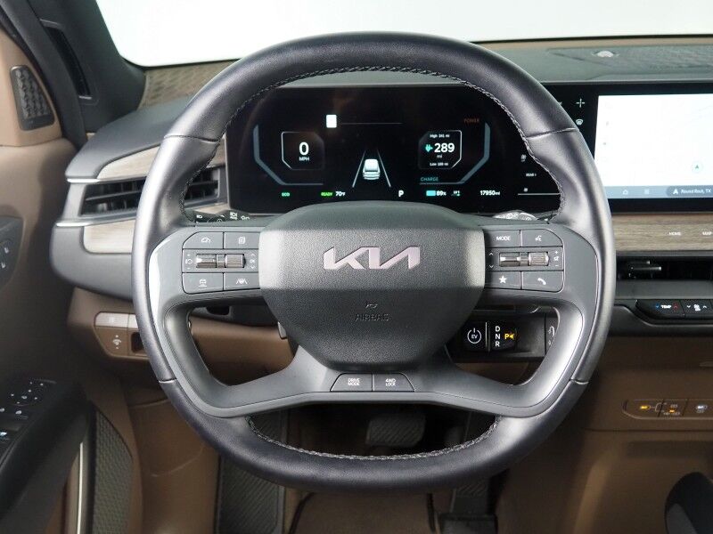 2024 Kia EV9 Land AWD *NAVIGATION, SAFETY ALERTS, ADAPTIVE CRUISE, 360 VIEW CAMERAS, PANORAMA MOONROOF, CLIMATE SEATS, HEATED STEERING, 2ND ROW CAPTAINS, LAND RELAXATION PKG, MERIDIAN AUDIO, 20 INCH WHEELS, ANDROID & APPLE Round Rock TX