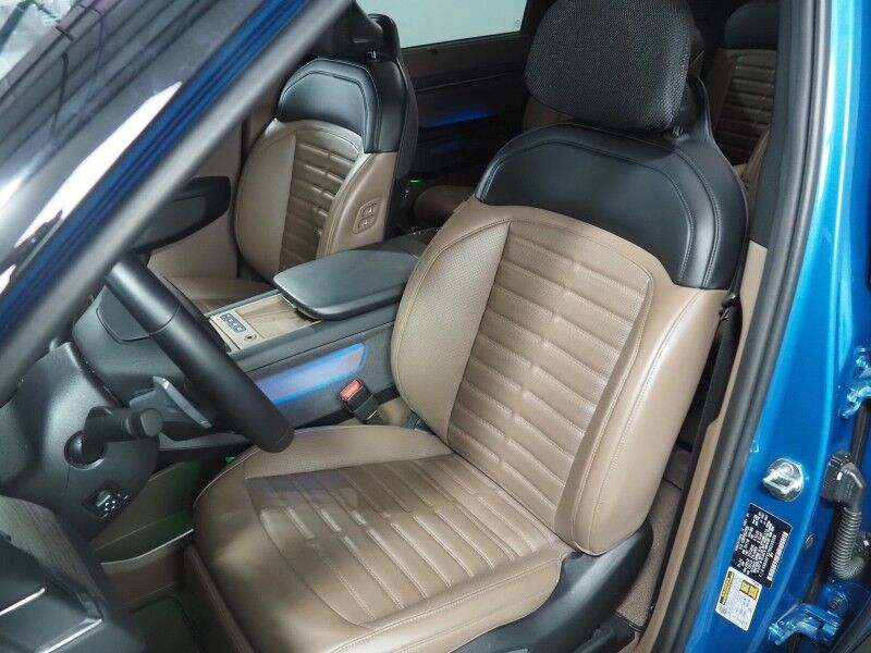 2024 Kia EV9 Land AWD *NAVIGATION, SAFETY ALERTS, ADAPTIVE CRUISE, 360 VIEW CAMERAS, PANORAMA MOONROOF, CLIMATE SEATS, HEATED STEERING, 2ND ROW CAPTAINS, LAND RELAXATION PKG, MERIDIAN AUDIO, 20 INCH WHEELS, ANDROID & APPLE Round Rock TX