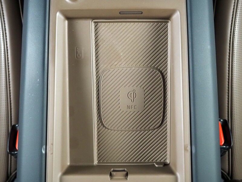 2024 Kia EV9 Land AWD *NAVIGATION, SAFETY ALERTS, ADAPTIVE CRUISE, 360 VIEW CAMERAS, PANORAMA MOONROOF, CLIMATE SEATS, HEATED STEERING, 2ND ROW CAPTAINS, LAND RELAXATION PKG, MERIDIAN AUDIO, 20 INCH WHEELS, ANDROID & APPLE Round Rock TX