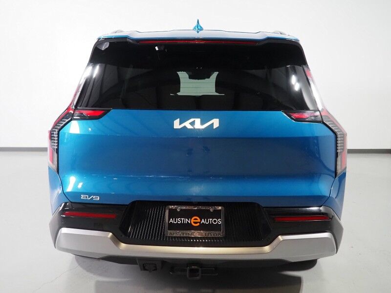 2024 Kia EV9 Land AWD *NAVIGATION, SAFETY ALERTS, ADAPTIVE CRUISE, 360 VIEW CAMERAS, PANORAMA MOONROOF, CLIMATE SEATS, HEATED STEERING, 2ND ROW CAPTAINS, LAND RELAXATION PKG, MERIDIAN AUDIO, 20 INCH WHEELS, ANDROID & APPLE Round Rock TX