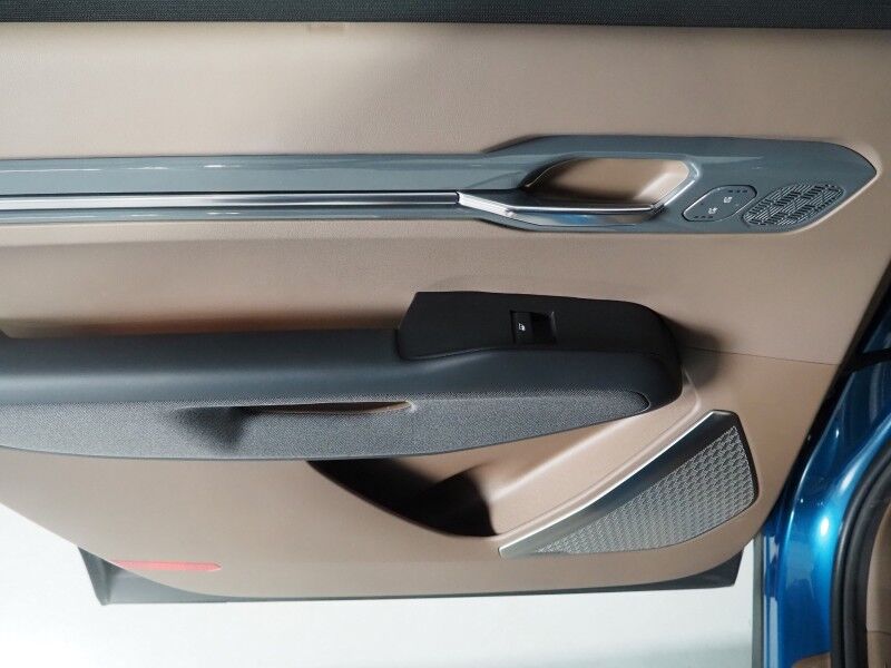 2024 Kia EV9 Land AWD *NAVIGATION, SAFETY ALERTS, ADAPTIVE CRUISE, 360 VIEW CAMERAS, PANORAMA MOONROOF, CLIMATE SEATS, HEATED STEERING, 2ND ROW CAPTAINS, LAND RELAXATION PKG, MERIDIAN AUDIO, 20 INCH WHEELS, ANDROID & APPLE Round Rock TX