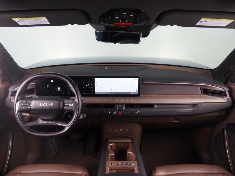 2024 Kia EV9 Land AWD *NAVIGATION, SAFETY ALERTS, ADAPTIVE CRUISE, 360 VIEW CAMERAS, PANORAMA MOONROOF, CLIMATE SEATS, HEATED STEERING, 2ND ROW CAPTAINS, LAND RELAXATION PKG, MERIDIAN AUDIO, 20 INCH WHEELS, ANDROID & APPLE