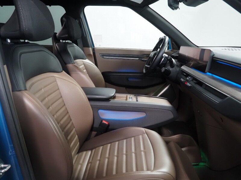 2024 Kia EV9 Land AWD *NAVIGATION, SAFETY ALERTS, ADAPTIVE CRUISE, 360 VIEW CAMERAS, PANORAMA MOONROOF, CLIMATE SEATS, HEATED STEERING, 2ND ROW CAPTAINS, LAND RELAXATION PKG, MERIDIAN AUDIO, 20 INCH WHEELS, ANDROID & APPLE Round Rock TX