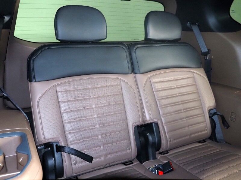 2024 Kia EV9 Land AWD *NAVIGATION, SAFETY ALERTS, ADAPTIVE CRUISE, 360 VIEW CAMERAS, PANORAMA MOONROOF, CLIMATE SEATS, HEATED STEERING, 2ND ROW CAPTAINS, MERIDIAN AUDIO, 20 INCH WHEELS, APPLE CARPLAY Round Rock TX