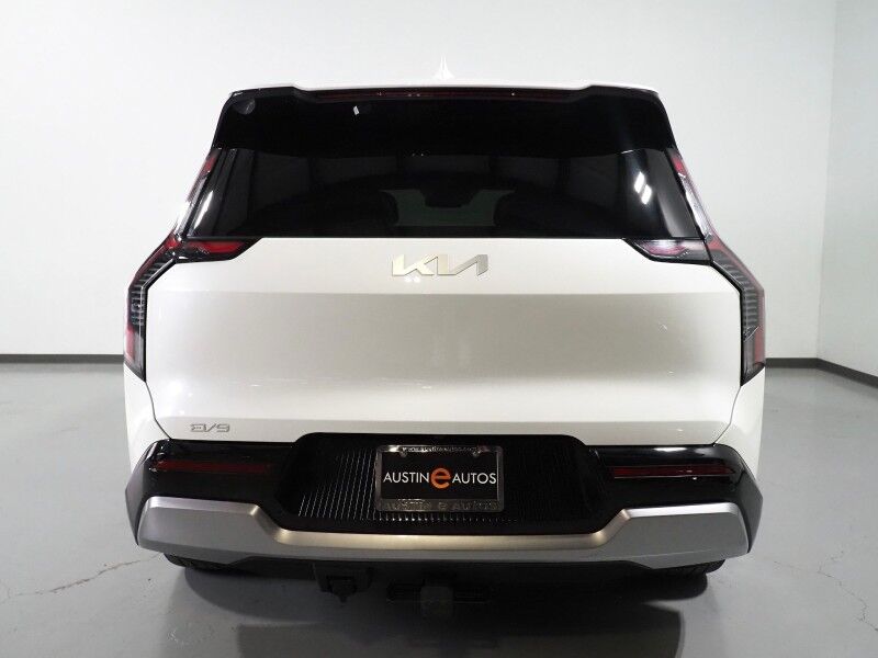 2024 Kia EV9 Land AWD *NAVIGATION, SAFETY ALERTS, ADAPTIVE CRUISE, 360 VIEW CAMERAS, PANORAMA MOONROOF, CLIMATE SEATS, HEATED STEERING, 2ND ROW CAPTAINS, MERIDIAN AUDIO, 20 INCH WHEELS, APPLE CARPLAY Round Rock TX