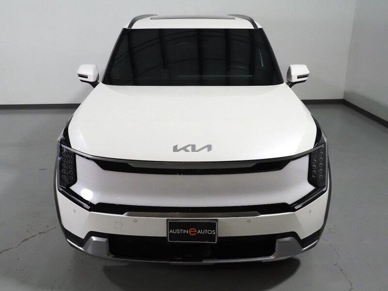 2024 Kia EV9 Land AWD *NAVIGATION, SAFETY ALERTS, ADAPTIVE CRUISE, 360 VIEW CAMERAS, PANORAMA MOONROOF, CLIMATE SEATS, HEATED STEERING, 2ND ROW CAPTAINS, MERIDIAN AUDIO, 20 INCH WHEELS, APPLE CARPLAY Round Rock TX