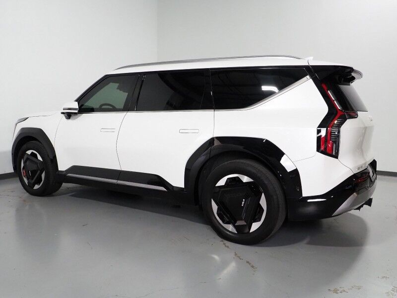 2024 Kia EV9 Land AWD *NAVIGATION, SAFETY ALERTS, ADAPTIVE CRUISE, 360 VIEW CAMERAS, PANORAMA MOONROOF, CLIMATE SEATS, HEATED STEERING, 2ND ROW CAPTAINS, MERIDIAN AUDIO, 20 INCH WHEELS, APPLE CARPLAY Round Rock TX