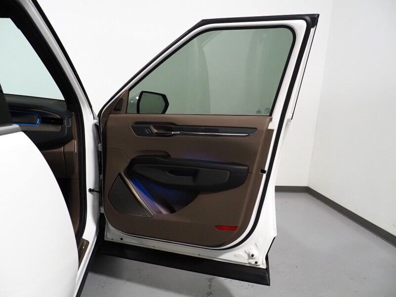 2024 Kia EV9 Land AWD *NAVIGATION, SAFETY ALERTS, ADAPTIVE CRUISE, 360 VIEW CAMERAS, PANORAMA MOONROOF, CLIMATE SEATS, HEATED STEERING, 2ND ROW CAPTAINS, MERIDIAN AUDIO, 20 INCH WHEELS, APPLE CARPLAY Round Rock TX