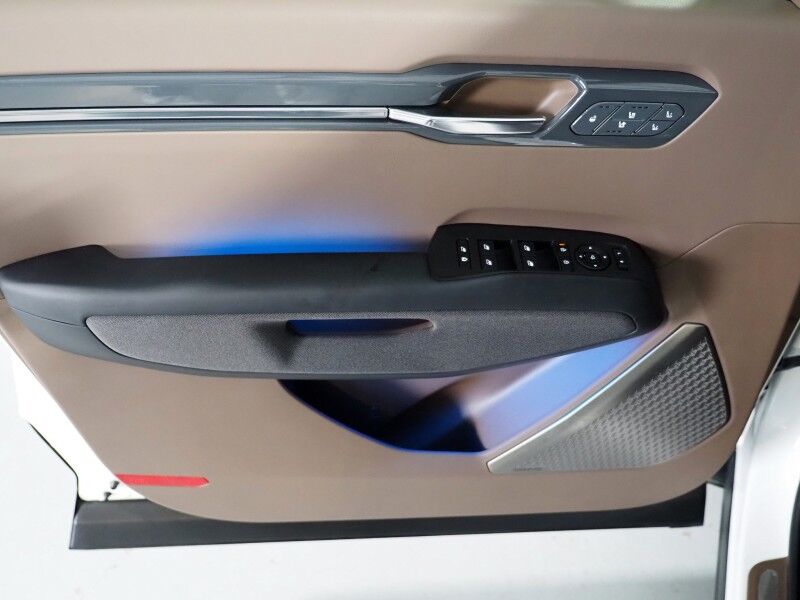 2024 Kia EV9 Land AWD *NAVIGATION, SAFETY ALERTS, ADAPTIVE CRUISE, 360 VIEW CAMERAS, PANORAMA MOONROOF, CLIMATE SEATS, HEATED STEERING, 2ND ROW CAPTAINS, MERIDIAN AUDIO, 20 INCH WHEELS, APPLE CARPLAY Round Rock TX