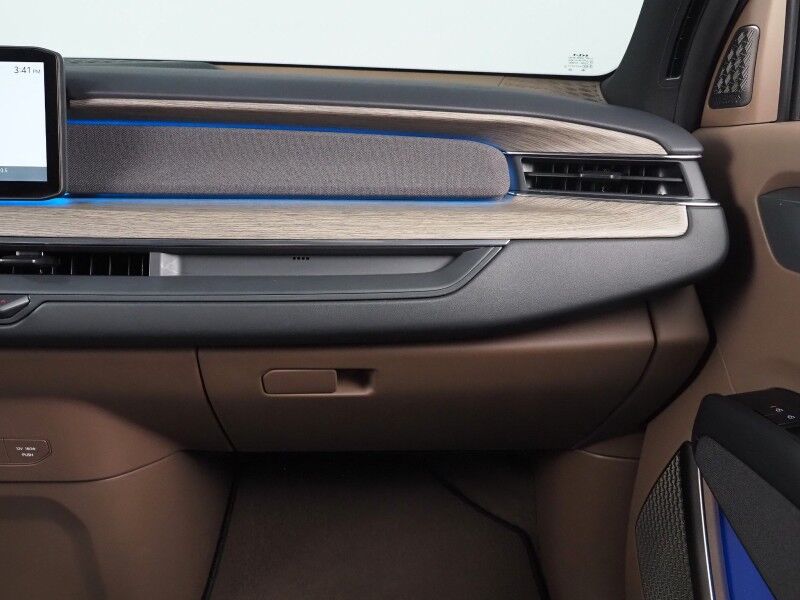 2024 Kia EV9 Land AWD *NAVIGATION, SAFETY ALERTS, ADAPTIVE CRUISE, 360 VIEW CAMERAS, PANORAMA MOONROOF, CLIMATE SEATS, HEATED STEERING, 2ND ROW CAPTAINS, MERIDIAN AUDIO, 20 INCH WHEELS, APPLE CARPLAY Round Rock TX