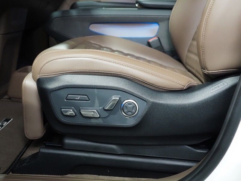 2024 Kia EV9 Land AWD *NAVIGATION, SAFETY ALERTS, ADAPTIVE CRUISE, 360 VIEW CAMERAS, PANORAMA MOONROOF, CLIMATE SEATS, HEATED STEERING, 2ND ROW CAPTAINS, MERIDIAN AUDIO, 20 INCH WHEELS, APPLE CARPLAY Round Rock TX