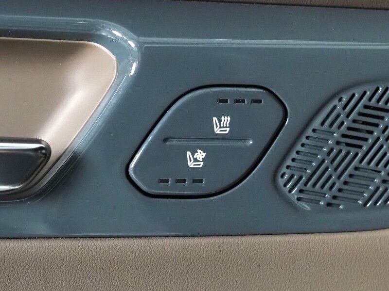 2024 Kia EV9 Land AWD *NAVIGATION, SAFETY ALERTS, ADAPTIVE CRUISE, 360 VIEW CAMERAS, PANORAMA MOONROOF, CLIMATE SEATS, HEATED STEERING, 2ND ROW CAPTAINS, MERIDIAN AUDIO, 20 INCH WHEELS, APPLE CARPLAY Round Rock TX