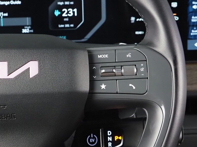 2024 Kia EV9 Land AWD *NAVIGATION, SAFETY ALERTS, ADAPTIVE CRUISE, 360 VIEW CAMERAS, PANORAMA MOONROOF, CLIMATE SEATS, HEATED STEERING, 2ND ROW CAPTAINS, MERIDIAN AUDIO, 20 INCH WHEELS, APPLE CARPLAY Round Rock TX