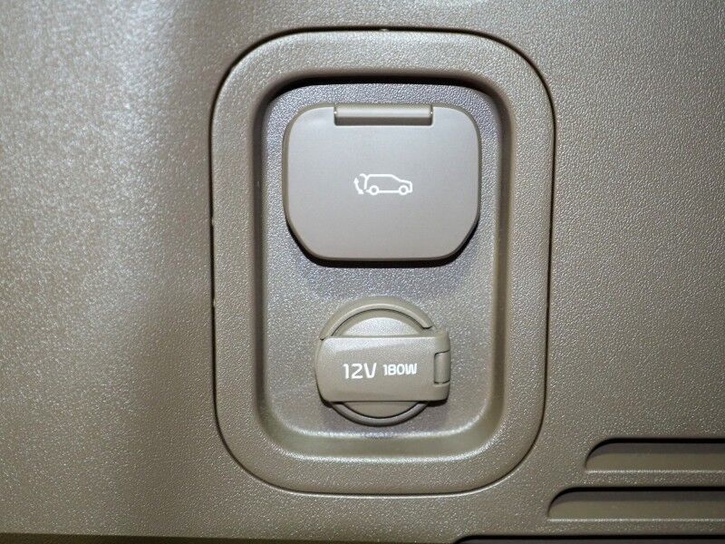 2024 Kia EV9 Land AWD *NAVIGATION, SAFETY ALERTS, ADAPTIVE CRUISE, 360 VIEW CAMERAS, PANORAMA MOONROOF, CLIMATE SEATS, HEATED STEERING, 2ND ROW CAPTAINS, MERIDIAN AUDIO, 20 INCH WHEELS, APPLE CARPLAY Round Rock TX