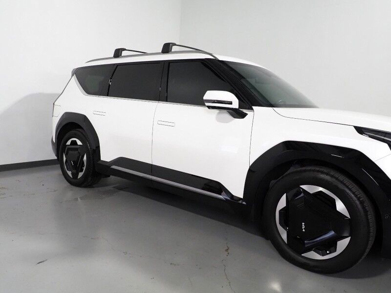 2024 Kia EV9 Land AWD *NAVIGATION, SAFETY ALERTS, ADAPTIVE CRUISE, 360 VIEW CAMERAS, PANORAMA MOONROOF, CLIMATE SEATS, HEATED STEERING, 2ND ROW CAPTAINS, MERIDIAN AUDIO, 20 INCH WHEELS, APPLE CARPLAY Round Rock TX