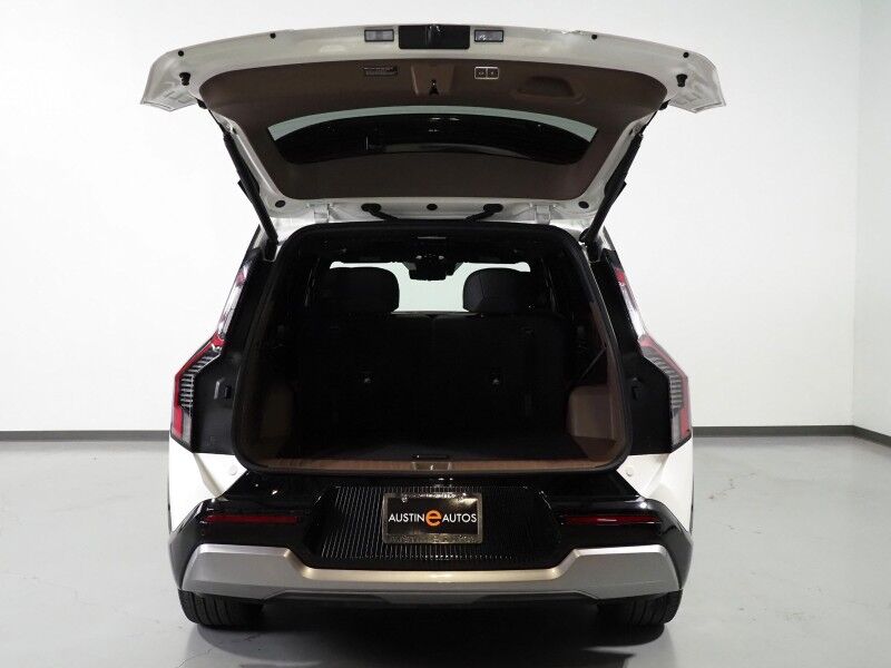 2024 Kia EV9 Land AWD *NAVIGATION, SAFETY ALERTS, ADAPTIVE CRUISE, 360 VIEW CAMERAS, PANORAMA MOONROOF, CLIMATE SEATS, HEATED STEERING, 2ND ROW CAPTAINS, MERIDIAN AUDIO, 20 INCH WHEELS, APPLE CARPLAY Round Rock TX