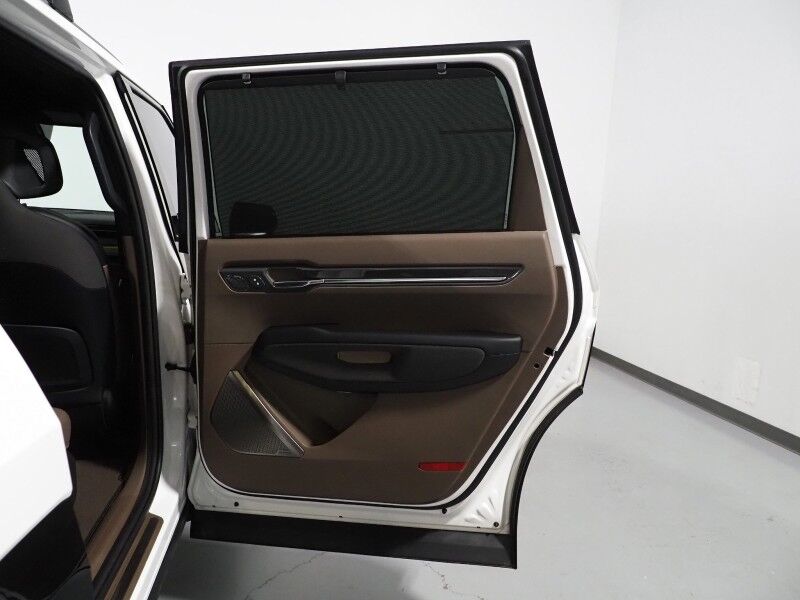 2024 Kia EV9 Land AWD *NAVIGATION, SAFETY ALERTS, ADAPTIVE CRUISE, 360 VIEW CAMERAS, PANORAMA MOONROOF, CLIMATE SEATS, HEATED STEERING, 2ND ROW CAPTAINS, MERIDIAN AUDIO, 20 INCH WHEELS, APPLE CARPLAY Round Rock TX