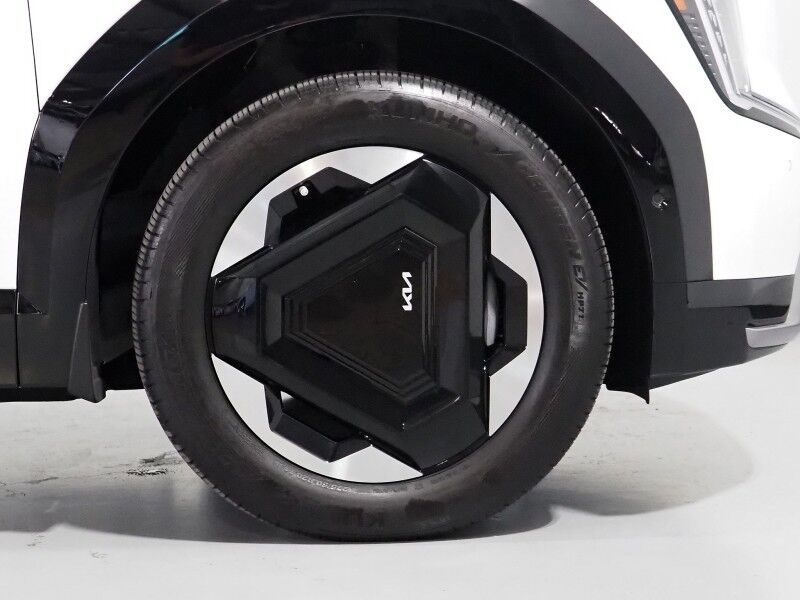 2024 Kia EV9 Land AWD *NAVIGATION, SAFETY ALERTS, ADAPTIVE CRUISE, 360 VIEW CAMERAS, PANORAMA MOONROOF, CLIMATE SEATS, HEATED STEERING, 2ND ROW CAPTAINS, MERIDIAN AUDIO, 20 INCH WHEELS, APPLE CARPLAY Round Rock TX