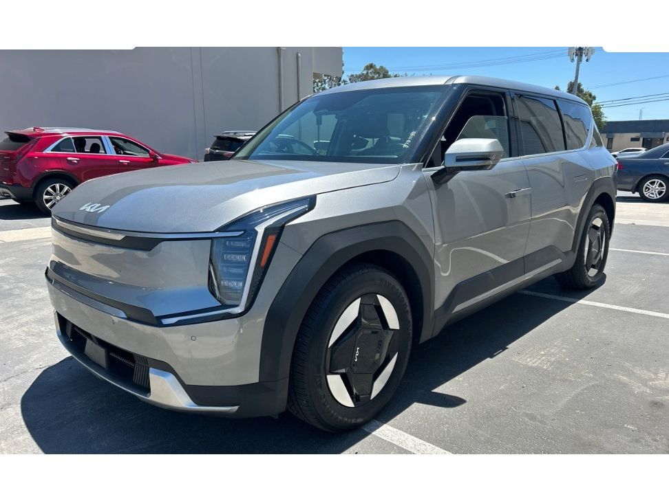 2024 Kia EV9 Light Long Range